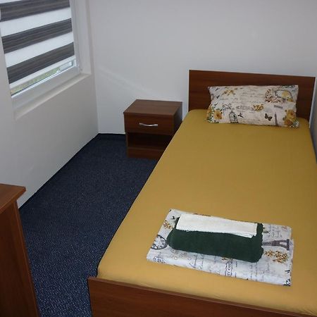 Yalta Guesthouse 루세 외부 사진