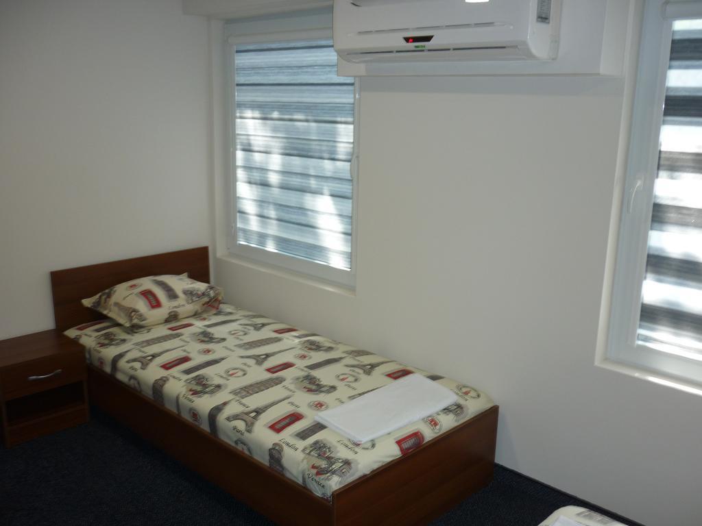 Yalta Guesthouse 루세 외부 사진