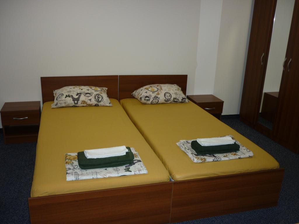 Yalta Guesthouse 루세 외부 사진