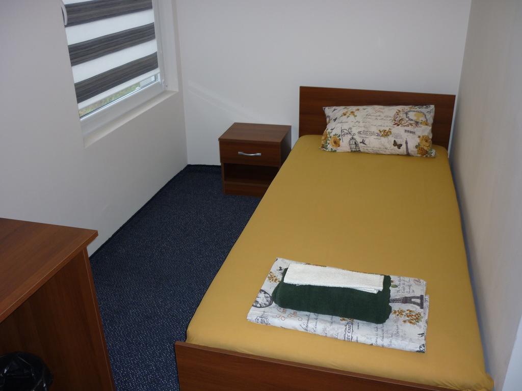 Yalta Guesthouse 루세 외부 사진